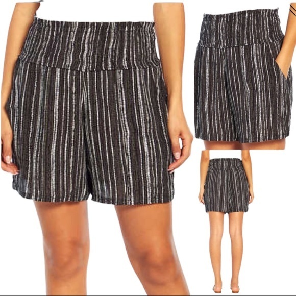 💟 3/$30 THREE DOTS  Women's Printed Short in Dotted Stripe - Picture 1 of 4